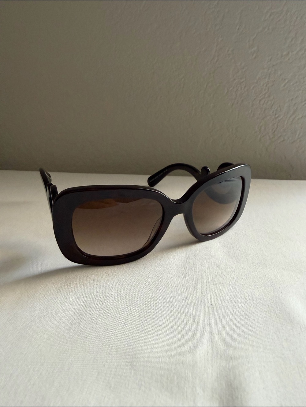 Prada Black Women’s Sunglasses - Picture 3 of 13